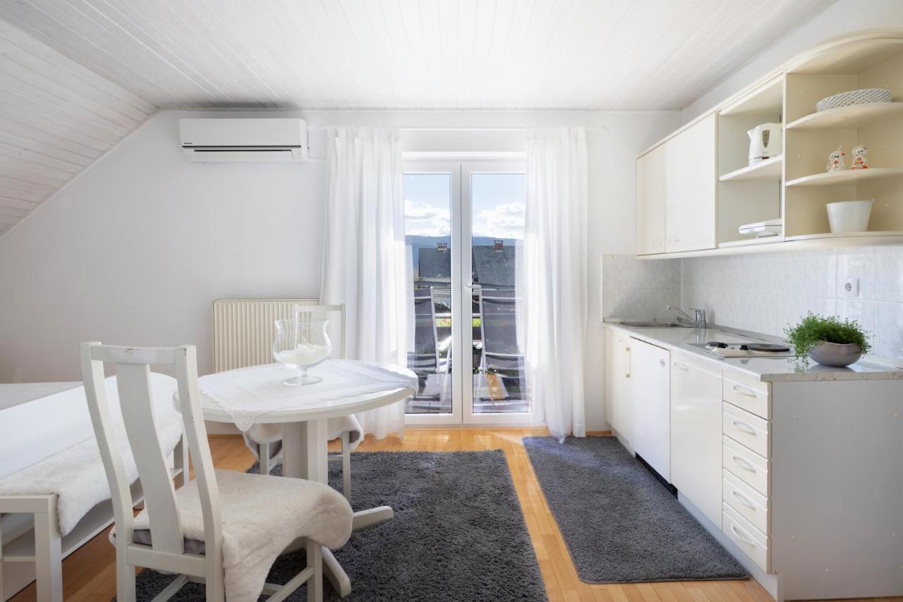 Apartments Ladka เบกุนเย นา โกเรนิสเคม ภายนอก รูปภาพ